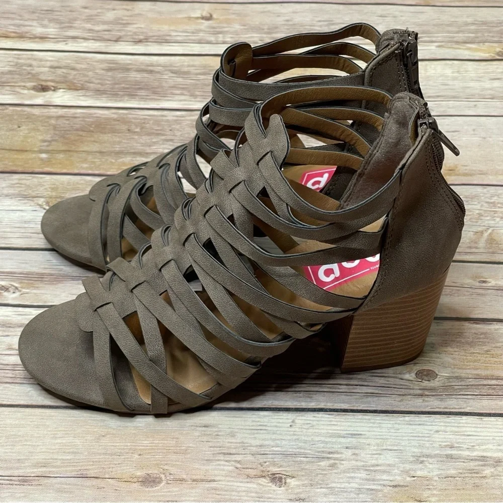 EDL Presents Pop Shiba Size 8.5 Mushroom Taupe Caged Block Heel Sandal (NIB) - Picture 6 of 12